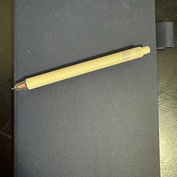 Nomad eBook Notepad Reader - White - Picture 4 of 5